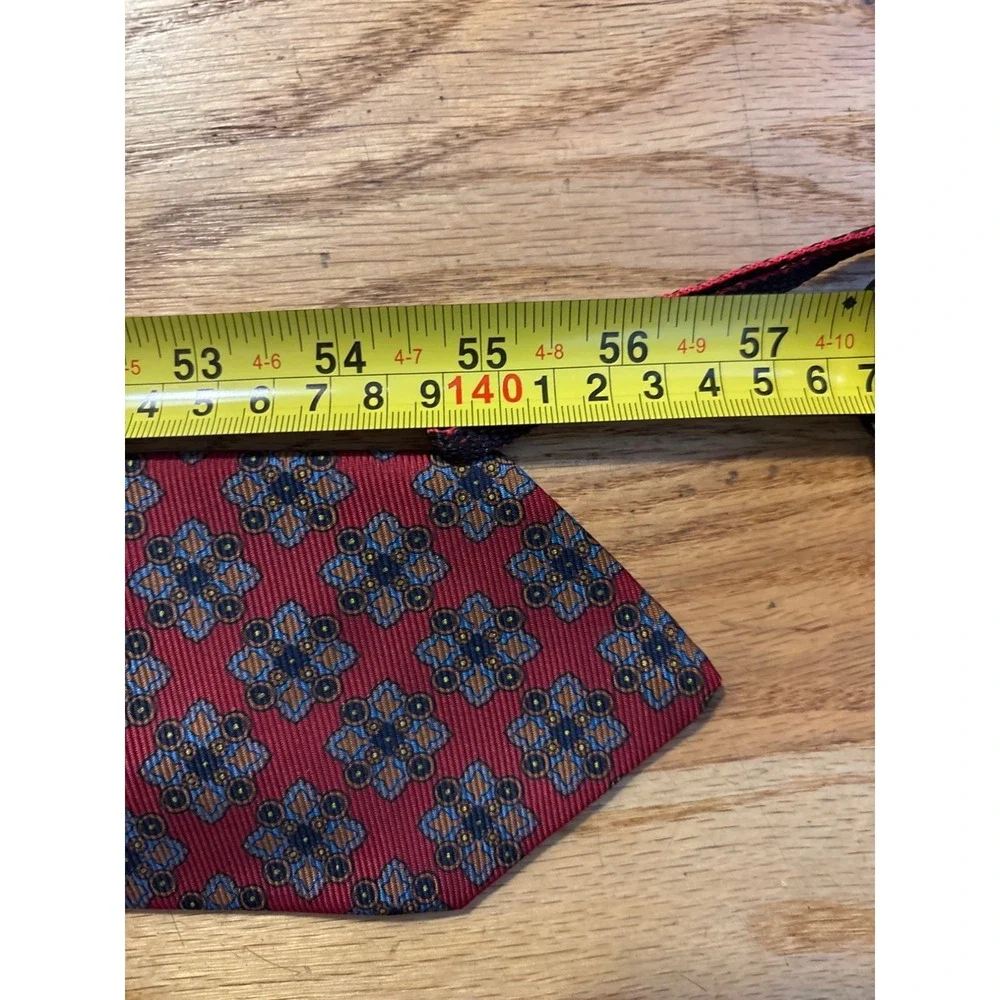 Brooks Brothers Necktie Mens OS Red Excellent Silk Geometric Medallion USA Made